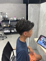 フレーム スクエア&nbsp;動きのあるナチュラルパーマスタイル！
