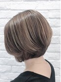 大人女性のハイライトボブ
