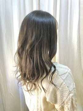 サーティーン(THIRTEEN) 透明感ミディアム☆