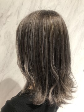 リーオオサカ(Lee Osaka) ギャルにならない！上品ハイライト/kana