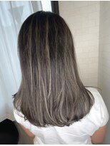 アルマヘア(Alma hair) グレージュ系ハイライトカラー