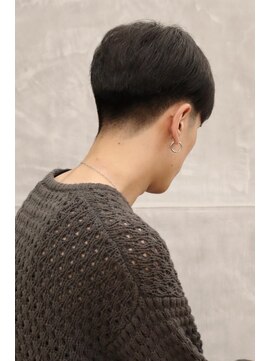 にもう 女将が提案するツーブロックサイドパート韓国マッシュ