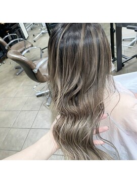 ルイス 喜連瓜破(Luis) バレイヤージュ