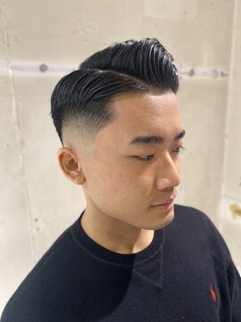 フランクスバーバーザスタンド(Frank’s barber the stand) ラインサイドパートスキンフェードE