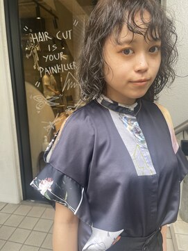 ビビト(bibito) bibito 小顔強めくるくるパーマ　ネオソバージュウルフカット