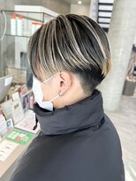 セル(CELL)&nbsp;バレイヤージュ　ハンサムショート　メンズカット　刈り上げ