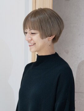 ナプリーフ(napleaf) マッシュショート×くすみベージュ