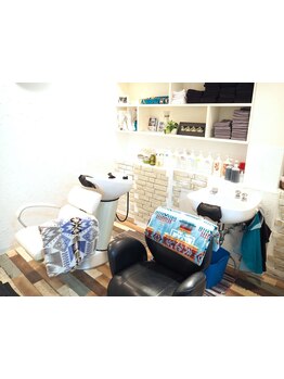 同じスタイリストが初めから最後まで担当！アットホームな雰囲気が嬉しいプライベートサロン♪