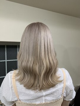 ロール(ROLL) ハイトーン　ミルクティーベージュ