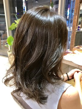 イヴ (EVE) グレージュ/ゆるふわミディ/大人可愛い/サロンワーク【新宿】