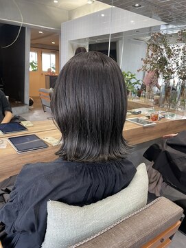 ティティ(TiTi) 切りっぱなしボブ×大人かわいい秋冬カラー[TiTi_栗林れい]