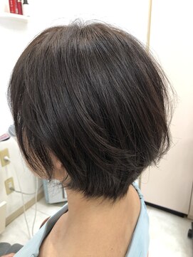 ブランシュール(Blancheur) ショートボブ（レイヤーあり）