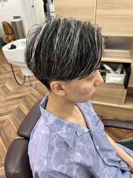 ヒカリ バイ イサミ 西川口(Hikari by ISAMI) 韓国マッシュスペインカールスパイキーショート〈理容室〉西川口