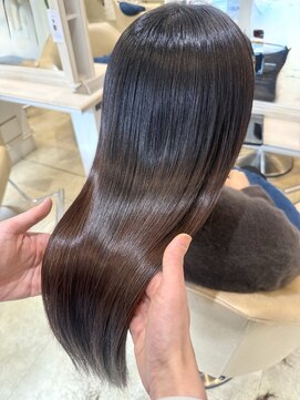 エイミーバイアフロートザガーデン 浦和店(amie by afloat the garden) ピーリングカットで枝毛除去【浦和】