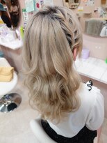 ヘアメイク ドールズ 編み込みカチューシャ