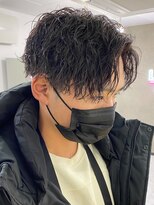 センターパート波巻きパーマスパイラルパーマツイストスパイラル