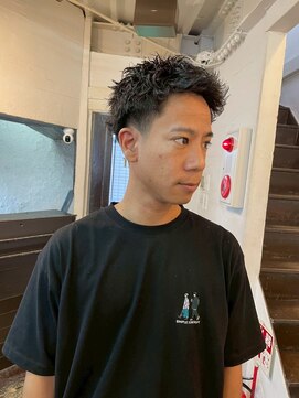 ビーバイエイトジェンツ(Bee by EIGHT GENTS) MEN’S HAIR/ブルーブラック/フェザーパーマ/心斎橋