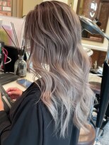 ハーパーズ 渋谷(harpers)&nbsp;ホワイトグレージュバレイヤージュバタフライレイヤーカット