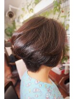 ヘアーアンドメイク フラット ヒルズ(Hair&Make FLAT HILLS) ナチュラルな動きのあるグラデーションボブスタイル