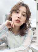 強めウェーブボブ_クールショートピンクベージュボブルフ_57961