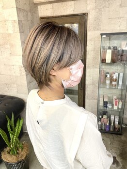 プラグ ヘアーデザイン(PLUG hair design)の写真/透明感とツヤ感が叶うカラーで、周りと差がつく仕上がりに。"あなただけ"に似合うスタイルが見つかるPLUG