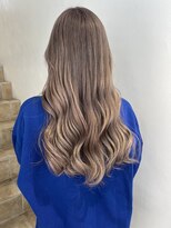 バズ(BUZZ) ホワイトベージュ!