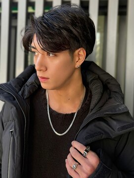 ユーフォリア 渋谷グランデ(Euphoria SHIBUYA GRANDE) ツーブロック カルマパーマ 韓国風ヘア 毛流れパーマ 束感 20代