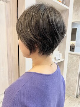 キャアリー(Caary) 福山Caaryミセス根元立ち上げふんわり引き締めショート小顔ヘア