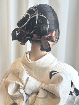 大人可愛いを纏うガーリー和装ヘアアレンジ