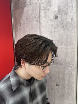 ヘアー ラボ エムツー(hair lab m2) センターパート×ニュアンスパーマ｜ナチュラルメンズパーマ