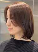表参道白髪ぼかし切りっぱなしボブレイヤーボブグレージュ60代
