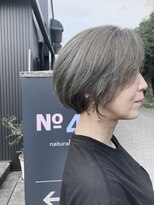 ナンバーフォーナチュラル(NO4 natural)&nbsp;44. グレーヘア/大人ショート/似合わせ/ツヤ感/垢抜け