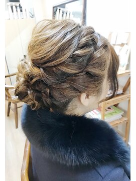 ロカット サロン(Roquat Salon) ゆるツイストアップアレンジ【ヘアアレンジ　立川/立川南口】