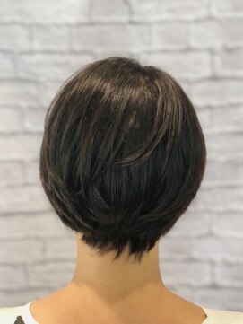 ミーティア バイ クアトロ(Meteor By QUATRO) ツヤと軽さ、まとまりを兼ね備えたヘルシーショート