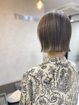 トワイスアップ(TWICE UP) 切りっぱなしボブ/グレーベージュ/グレージュカラー