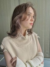 シーア(ciia) 顔まわりレイヤー こなれミディ 暗髪 ニュアンスパーマ レイヤー