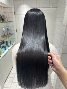 ロンドルーチェ 心斎橋(Lond luce) ダークアッシュ/ミディアムレイヤーカット［髪質改善/縮毛矯正］