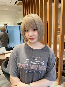 リー 京都西院(Lee) U24学割/ハイトーン/ケアブリーチ/ボブ