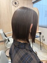 モコヘアーフロール(MOCO hair flor)&nbsp;艶感たっぷりの切りっぱなしボブで大人の洗練スタイルに