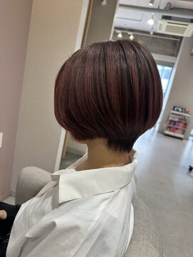 リノ(Lino) くびれ丸みショートボブ