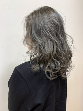 アーク イオン土山店(ARK) シルバーグレーカラー！