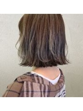 クオリス 上福岡店(QUALIS) 切りっぱなしボブ/外ハネ/ミディアム/20代30代/アッシュグレー