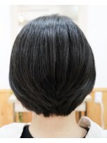 猫と三日月&nbsp;前下がりレイヤーボブ