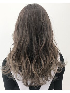 ラフ 八乙女(Rough) ウェービーグレイ/Rough八乙女/2