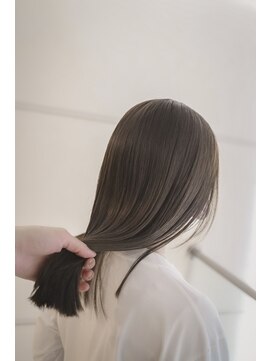 ニード(need) ロートーングレー