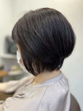 アリアバイエクラート 池袋店(ARiA by ECLART) 前下がり風ショートボブ