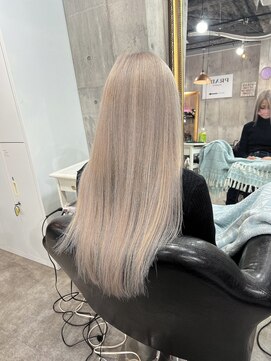 ミラク 町田(MIRAC) ハイトーンベージュ/スーパーロングヘア