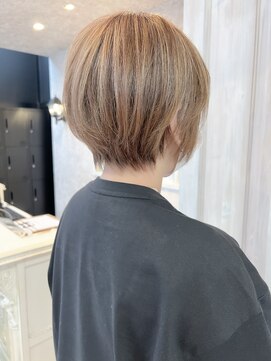 キャアリー(Caary) 福山市美容室Caary ハイトーンベージュ・カラーショートボブ