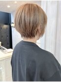 福山市美容室Caary ハイトーンベージュ・カラーショートボブ