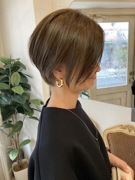 シェノン 赤羽店(CHAINON) ひし形美シルエットのハンサムショート　骨格補正効果◯